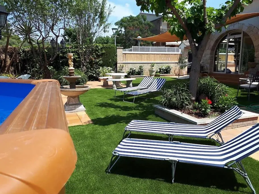 Family House - La Mora Beach - Tarragona 0*,  Hiszpania