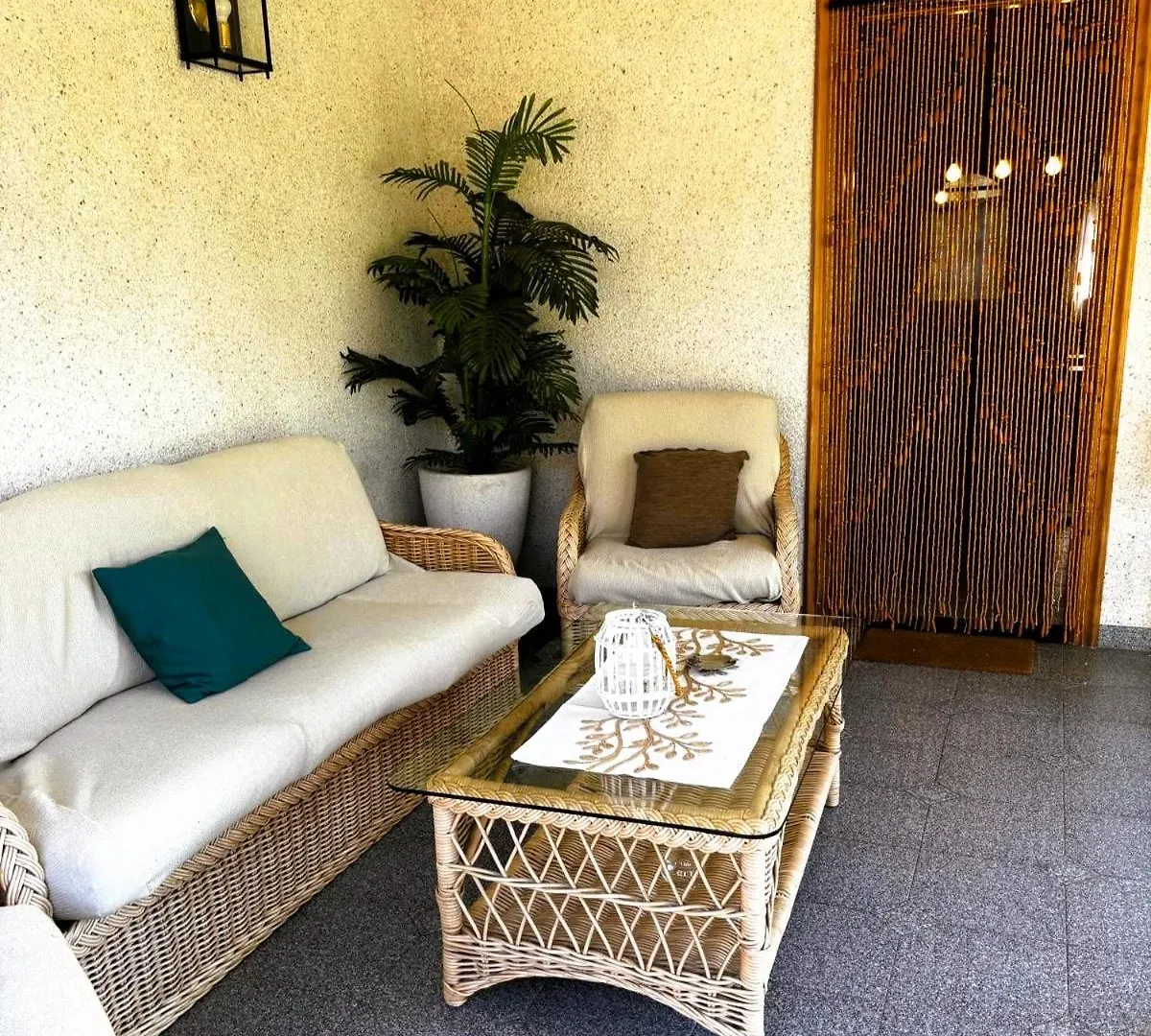 Family House - La Mora Beach - Tarragona Hiszpania